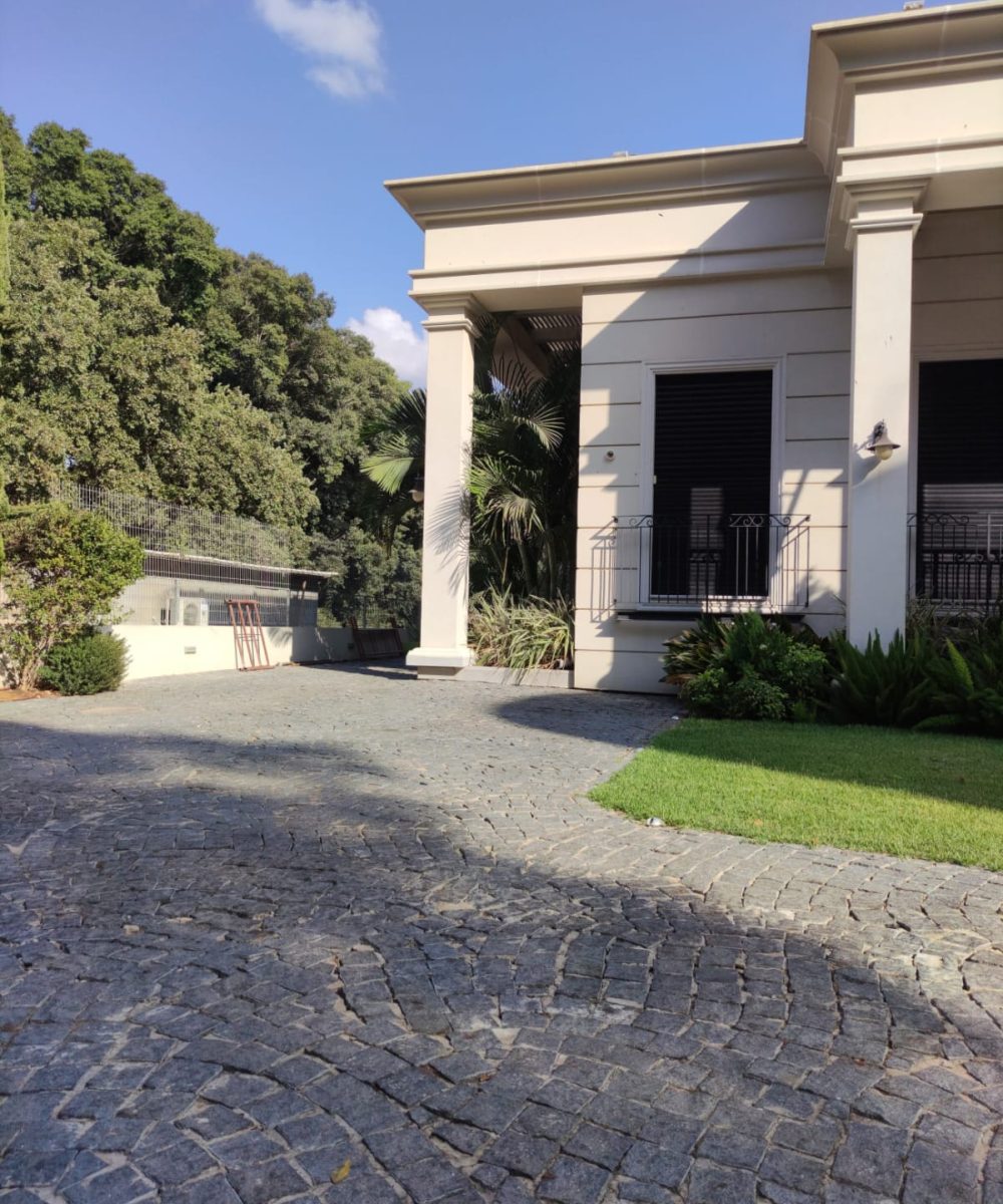 WhatsApp Image 2025-11-20 at 15.15.06 (2)